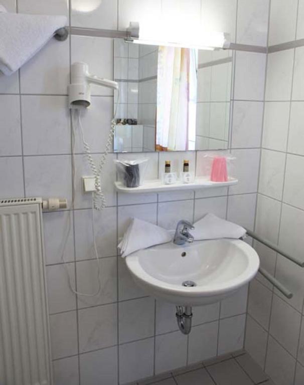 Hotel Wetterau - Self-Check-In Wölfersheim Zewnętrze zdjęcie